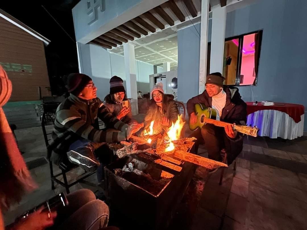 Bojinee Nagarkot Resort Нагаркот Экстерьер фото