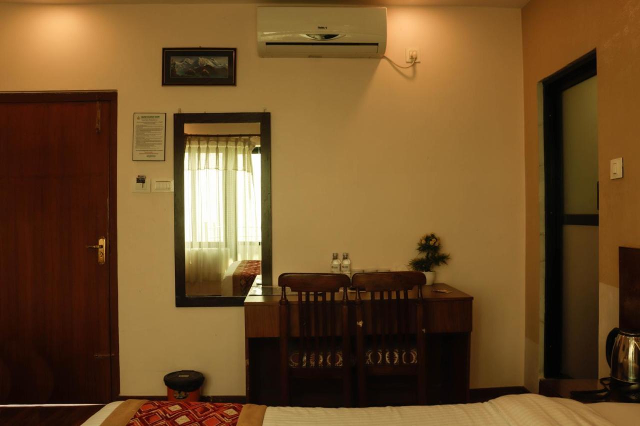 Bojinee Nagarkot Resort Нагаркот Экстерьер фото