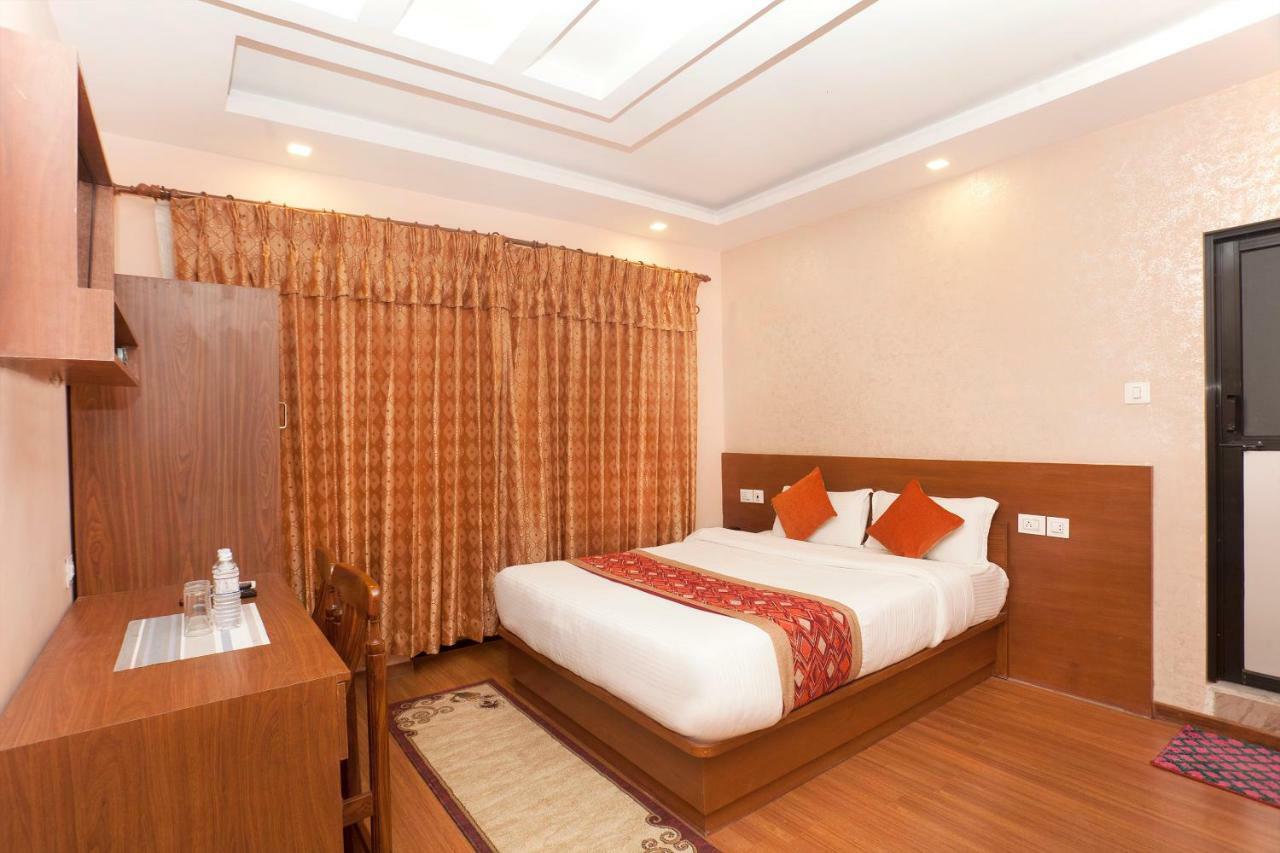 Bojinee Nagarkot Resort Нагаркот Экстерьер фото