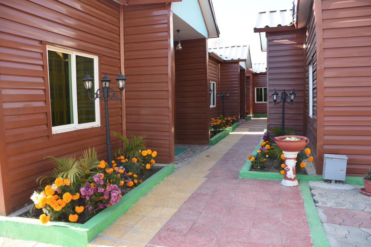 Bojinee Nagarkot Resort Нагаркот Экстерьер фото